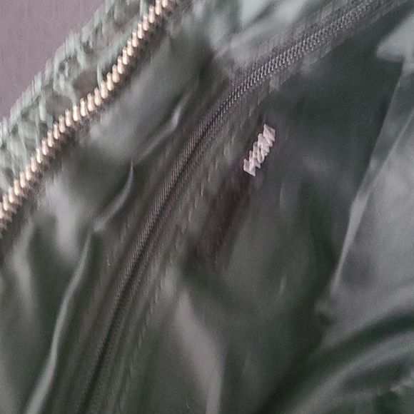 HM green clutch - Picture 3 of 5